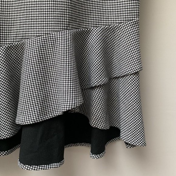 Marks & Spencer Midi Skirt Size UK 18 Houndstooth Asymmetrical Hem Thick Heavy - Picture 8 of 10